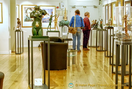 Espace Dalí Gallery with limited edition Dalí sculptures and other works for sale